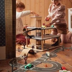 Garage En Bois 3 Niveaux En Bois FSC® Multicolore - Vertbaudet -Kapla shop garage en bois 3 niveaux en bois fsc 2